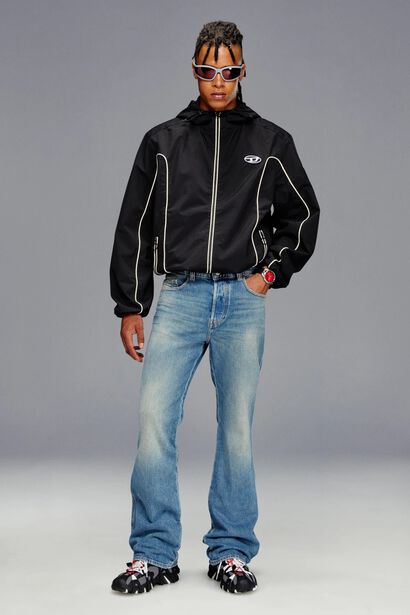 Inspired by late-90s brit pop. An elongated Bootcut fit with a mid-rise waist and low crotch. Creates a long, lean silhouette.