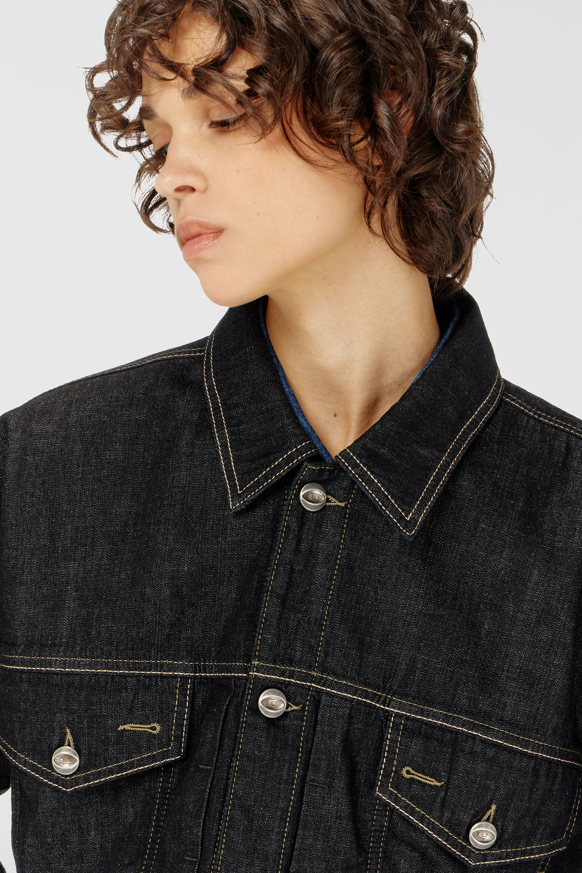 Diesel - DE-MALLEY, Woman's Oversized cropped trucker jacket in rinse denim in Black - 5