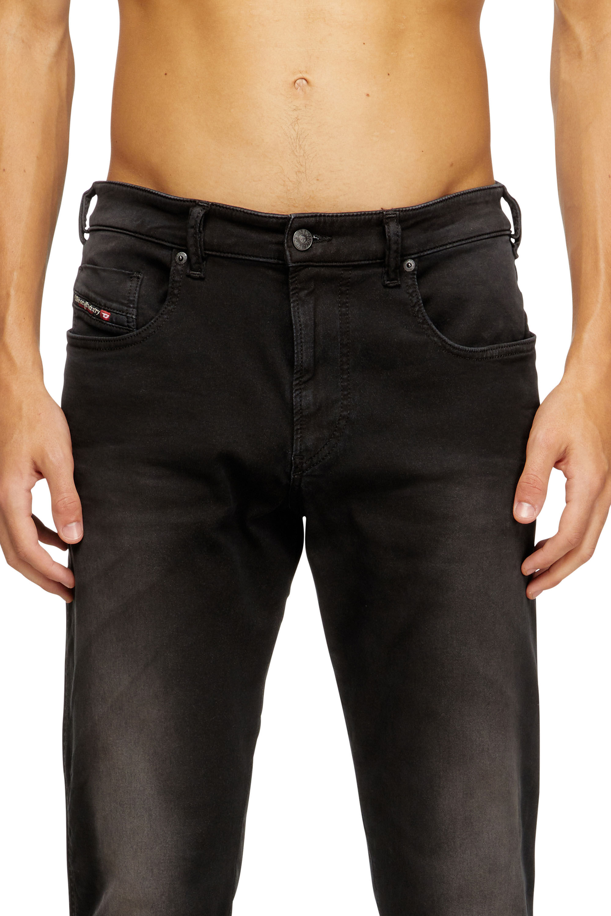 Diesel - Man's Slim 2062 D-Strukt Joggjeans® 0670M, Black/Dark grey - 5