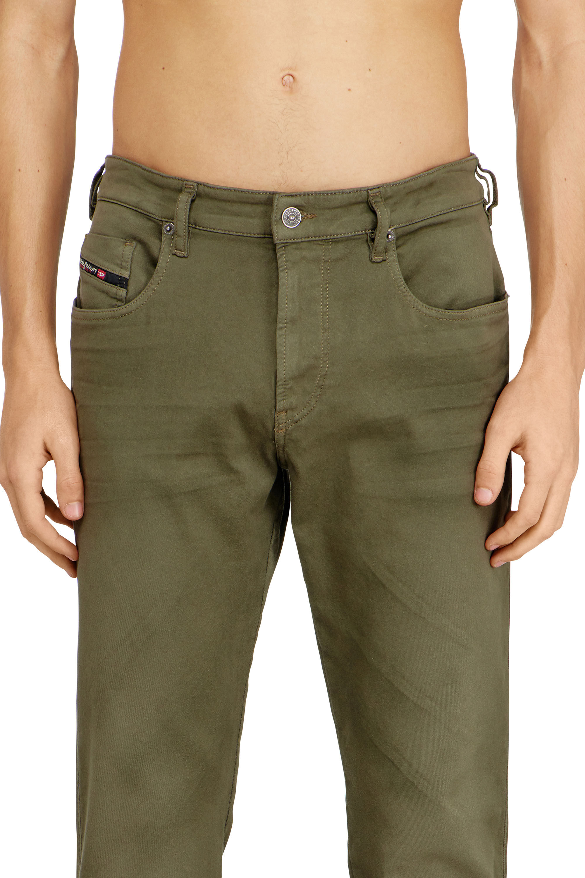 Diesel - Man's Slim 2062 D-Strukt Joggjeans&reg; 0670M, Military Green - 5