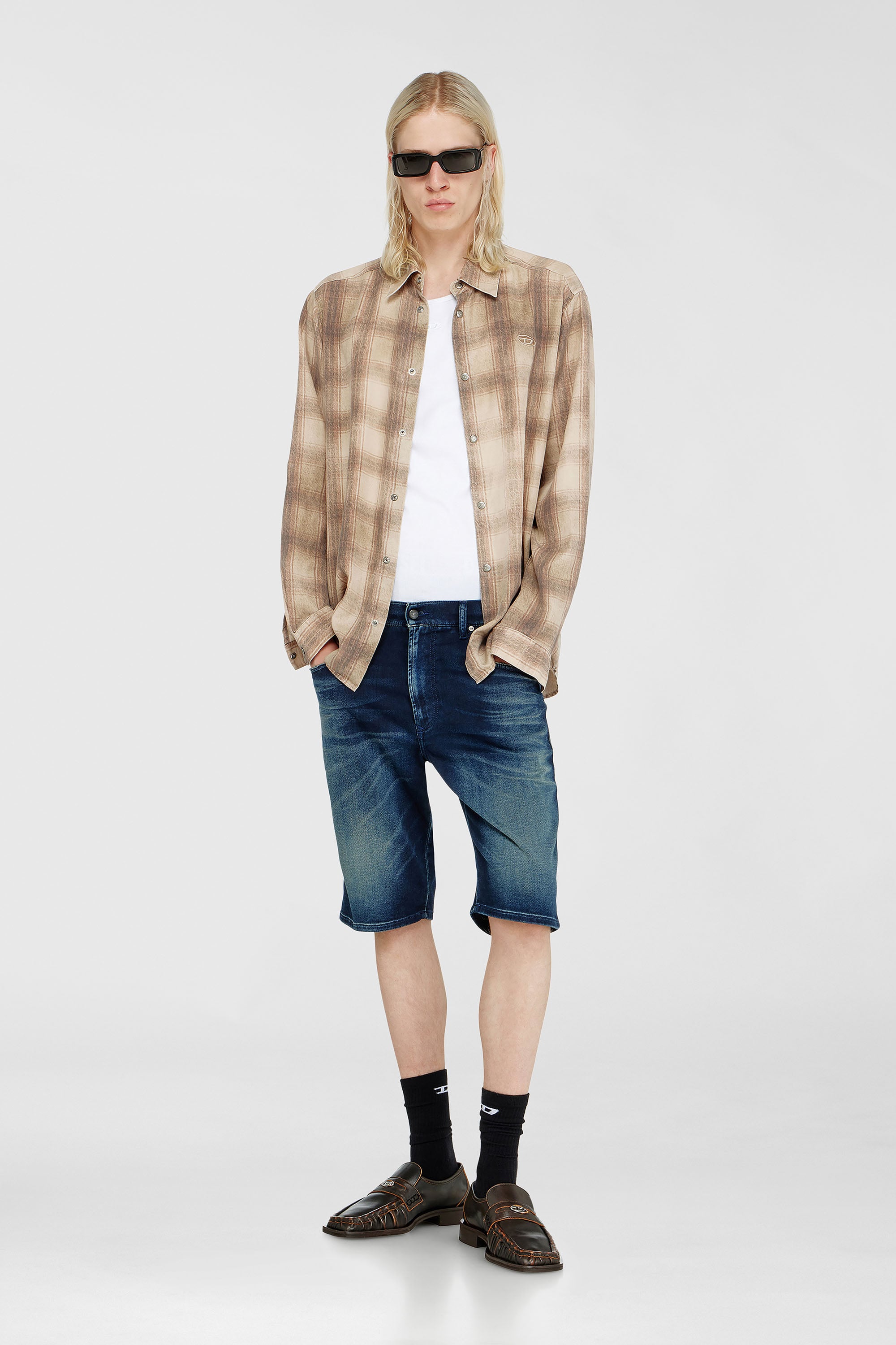 Diesel - 2033 D-KROOLEY-SHORT-BW JOGG, Man's Chino shorts in shaded JoggJeans in Dark Blue - 2