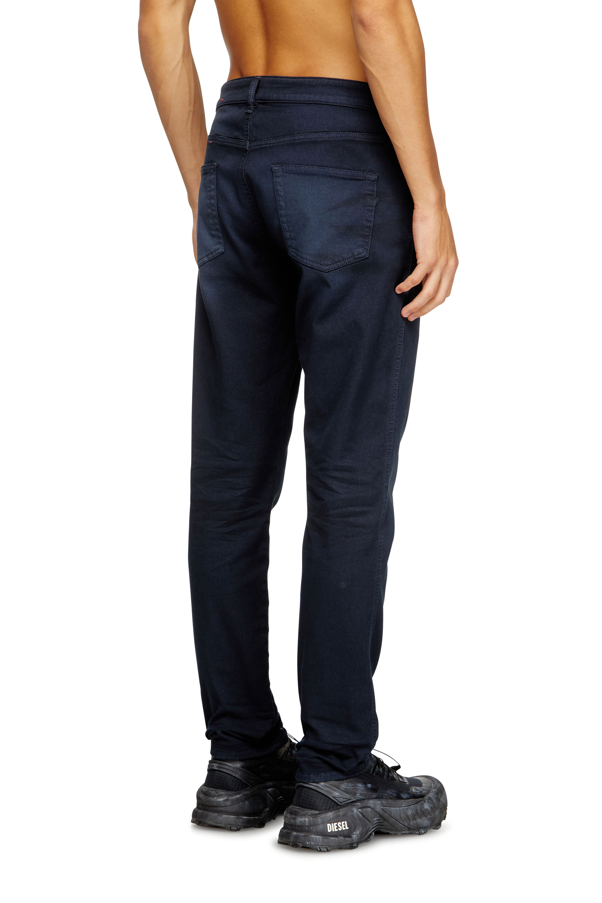Diesel - Man's Slim 2062 D-Strukt Joggjeans® 0670M, Dark Blue - 3
