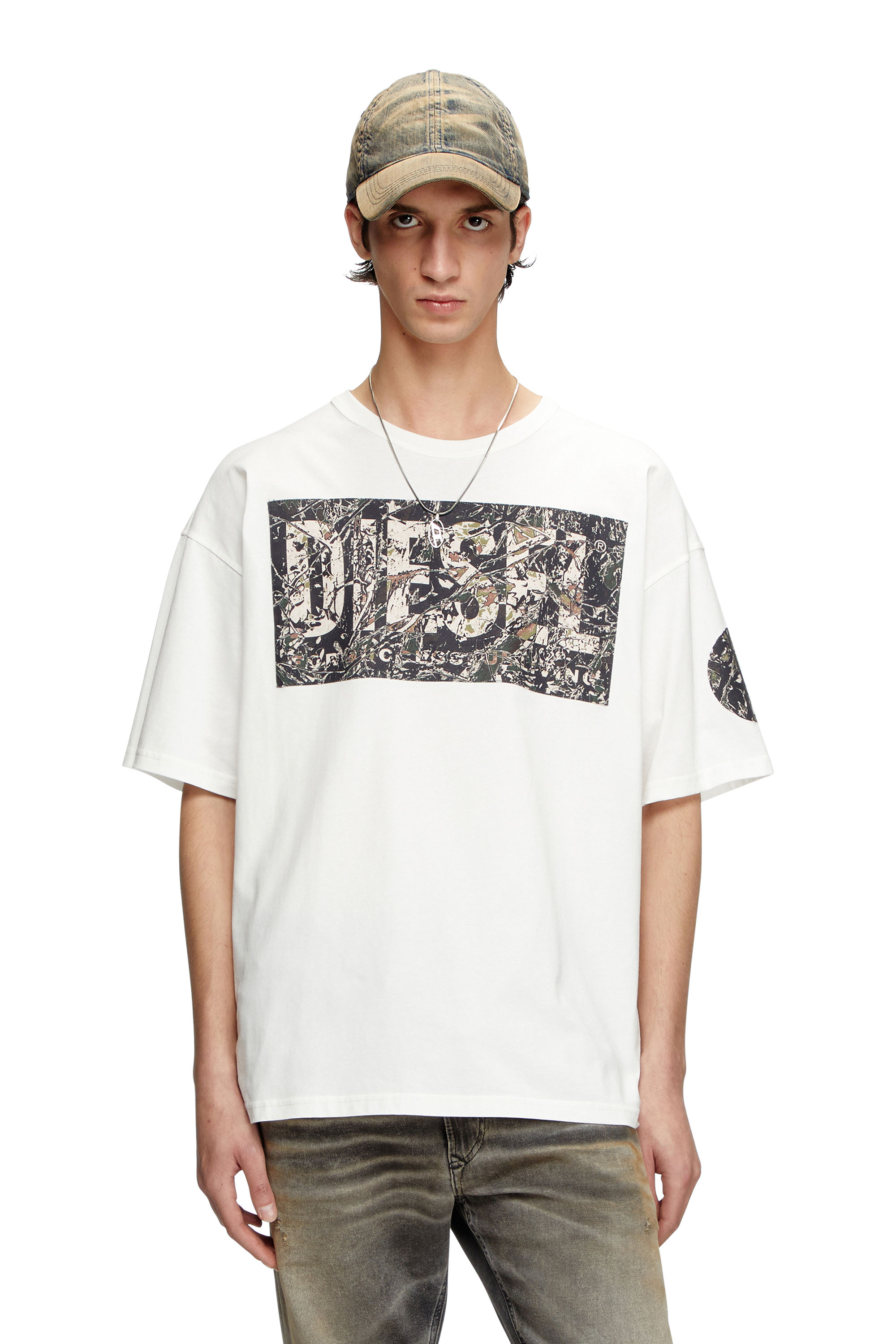 Diesel - T-BOXT-R22, Man's T-shirt with large gabardine patch logo in White - 1