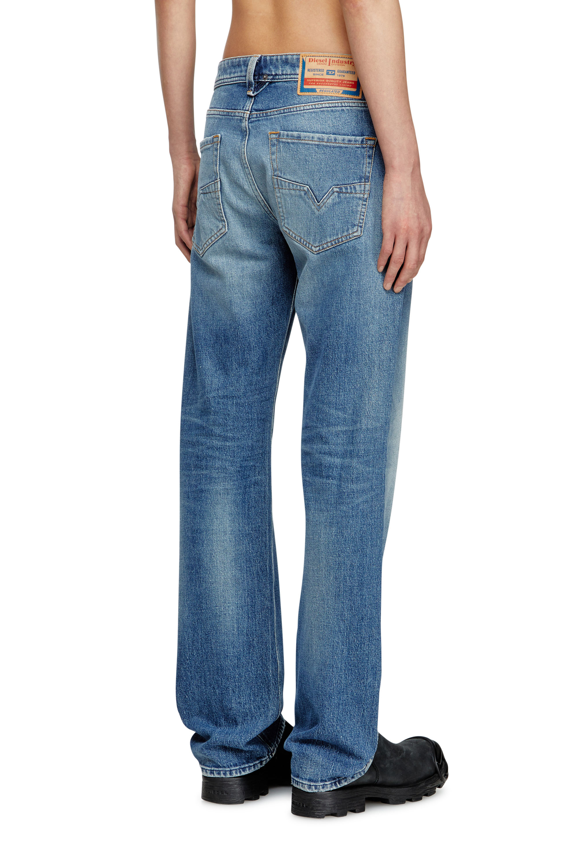 Diesel - Man's Regular Jeans 1985 Larkee 09M12, Medium blue - 4